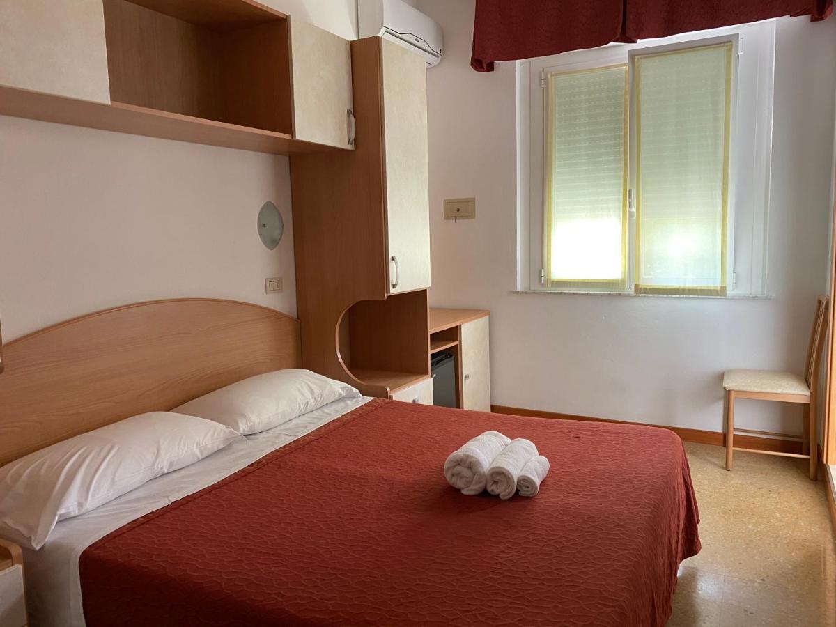 Hotel Chery Milano Marittima Extérieur photo